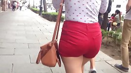 French big ass in red shorts, Culote de francesa