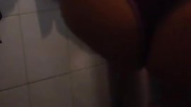 Prima gostosa do meu marido trocando de calca