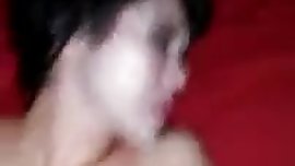 teen brunette a la chatte serree