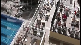 Kleine verhurte Teeny Drecksau (18)  im Urlaub