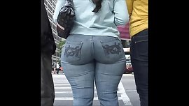 PAWG WITH BIG BOOTY AND TIGHT JEANS