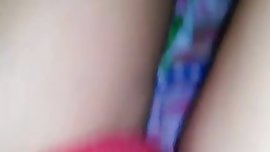 Minha irma na cama peludinha e mostra seus seios lindos