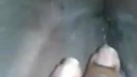 Une Antillaise se masturbe