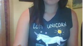 JEUNE FRANCAISE MONTRE SES SEINS ET FESSES EN CAM