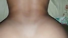 Delicinha entrando na madeira