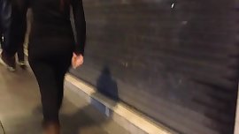 Sexy ass in black leggins, culito caminando