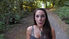 Safadinha gozada na cara mamando o namorado no parque