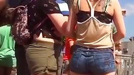 SEXY IN JEANS SHORTS