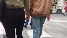 Big ass in black leggins, culo en leguas marcando calzon