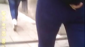 Hot Blue Jeans Girl (Walking)