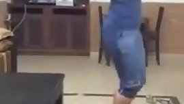 Sexy Arabic girls dansing