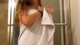 Silly Selfie Girls (775)