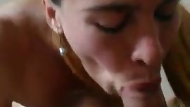 Cojiendo a la putita rico