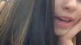 Candid Girl Speaking Sexy (Piroca)