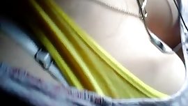teen juicy boobs downblouse in the bus