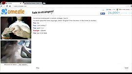 Omegle chica caliente me enseña las tetas parte 1