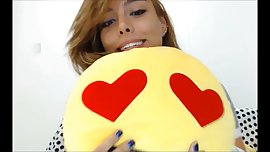 THE AMAZING BEAUTY KAROLINNA