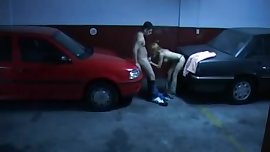 No sabian que les estaba enfocando una camara de seguridad de ese parking